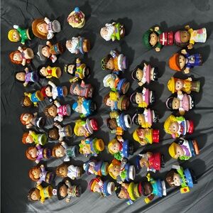 Mixed Kids Collectible Figurine little people